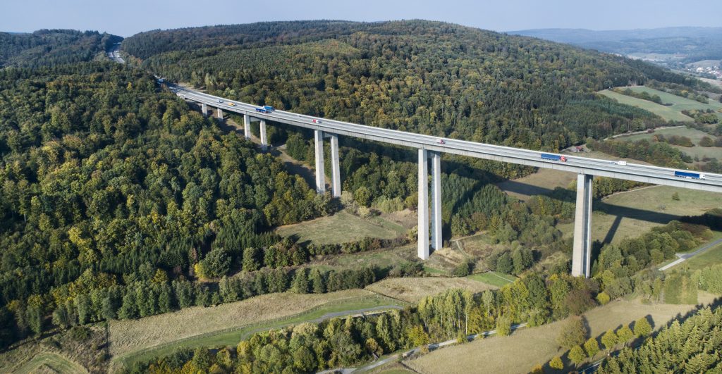 Vista aérea da Highway bridge